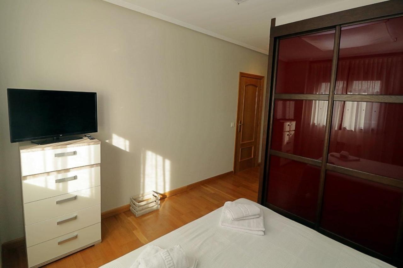Apartamento , Wifi Y Garaje Cerca Del Centro Apartment Oviedo Luaran gambar